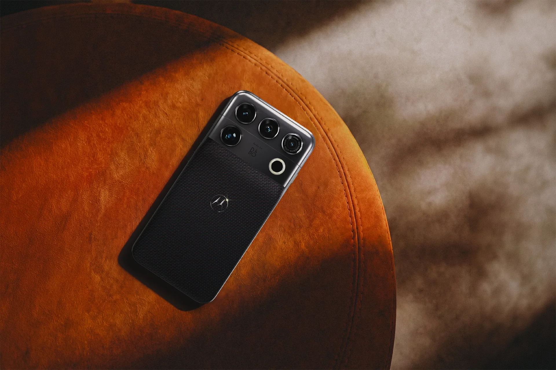 Motorola revela motorola signature 27 com novo Snapdragon® 8 Elite Extreme Gen 6 e câmera de 200 MP